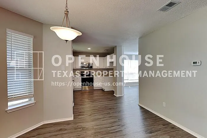 5711 Sterling Green Trl — Photo 8