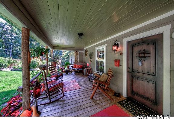 2nd image of 301 Cardinal Haven Ln
