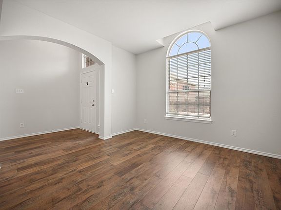 5th image of 4208 Glen Garden Dr