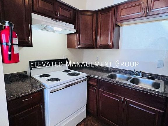 3rd image of 12913 Lomas Blvd NE APT E