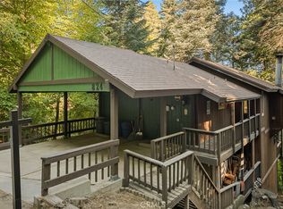 824 Oakmont Ln, Lake Arrowhead, CA 92352