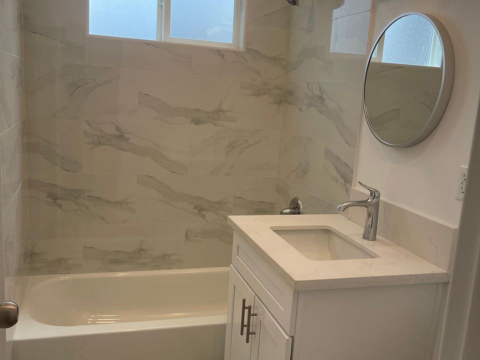 1st image of 1933 N Wilcox Ave #8