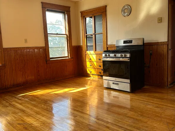 125 Sterling St #3, Worcester, MA 01610