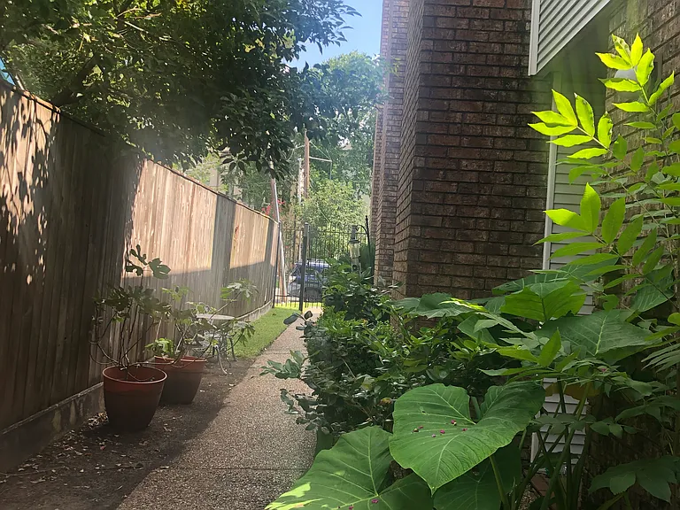 1236 Jackson Blvd — Photo 2