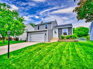 500 Southwood Cir, Streamwood, IL 60107