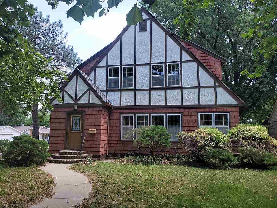 1st image of 826 N C St