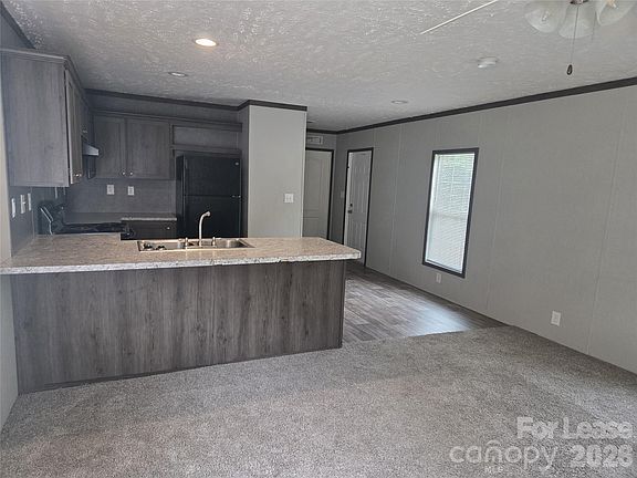 3rd image of 213 Kimberly Cir