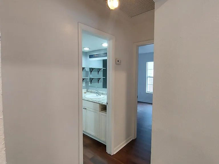 8203 N 10th St — Photo 13