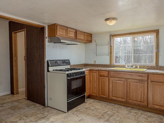 3rd image of 842 Capricorn St