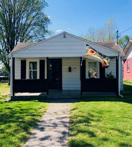 612 E Gordon St, Marshall, MO, 65340