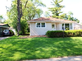 2704 Fremont St, Rolling Meadows, IL 60008