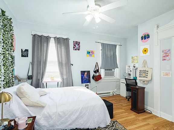 4th image of 2213 N Camac St #B