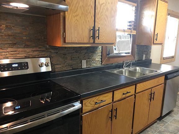 3rd image of 734 McKinley Pl S APT 1
