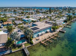 11440 1st St E APT 5, Treasure Island, FL 33706