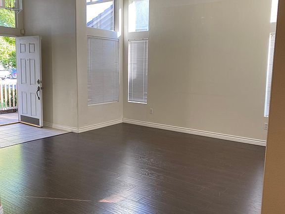3rd image of 652 Avondale Dr