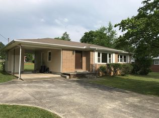 302 8th Ave N, Decherd, TN 37324