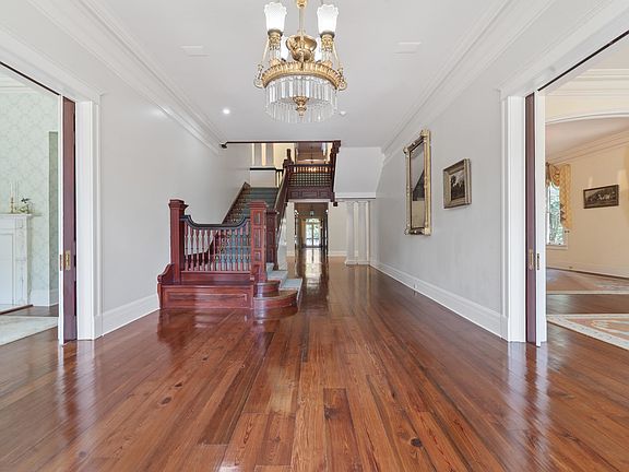 3rd image of 617 Dixie Ave