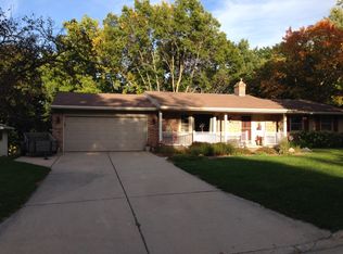 648 Mount Mary Dr, Green Bay, WI 54311