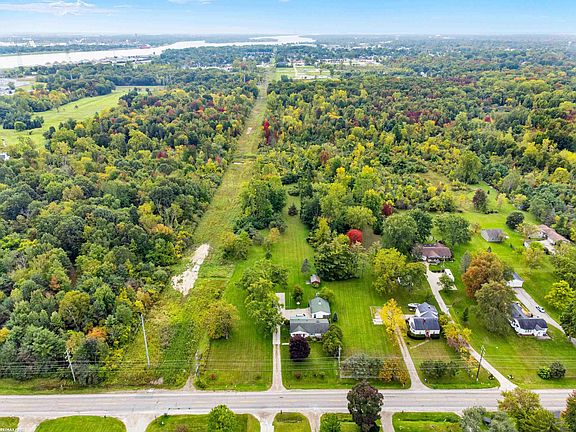 3rd image of 3605 Ravenswood Rd