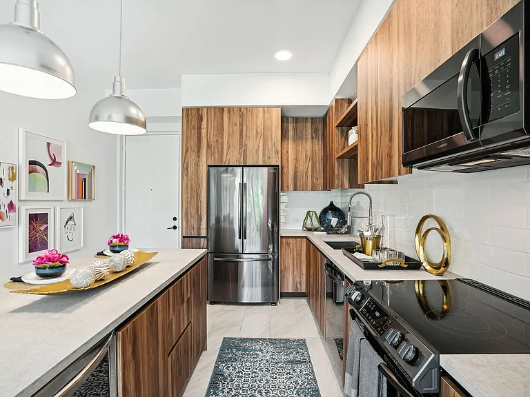 Mira Delray — Photo 17