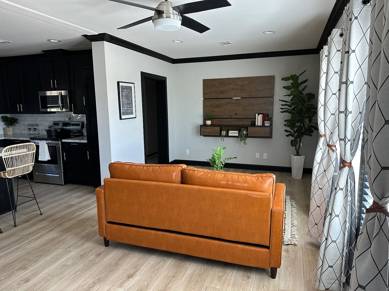 3 bed, 1632 sqft, $1,599 — Photo 3