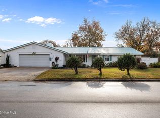 917 Davis Place, Morehead City, NC 28557