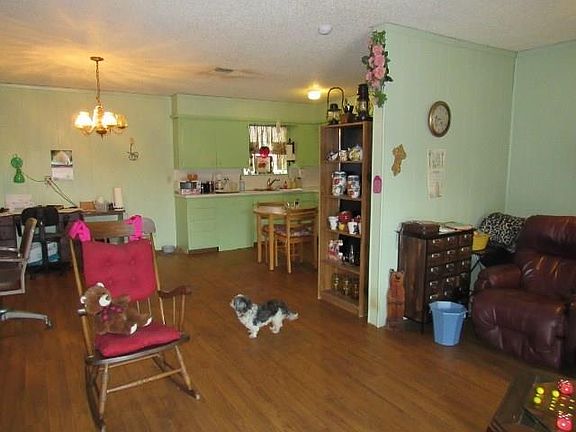 3rd image of 500 Hall St