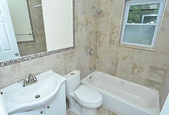 2nd image of 7 Bergen Ct