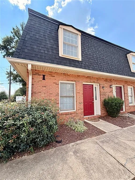2 bed, 1.5 bath, 1024 sqft, $1,450 — Photo 1