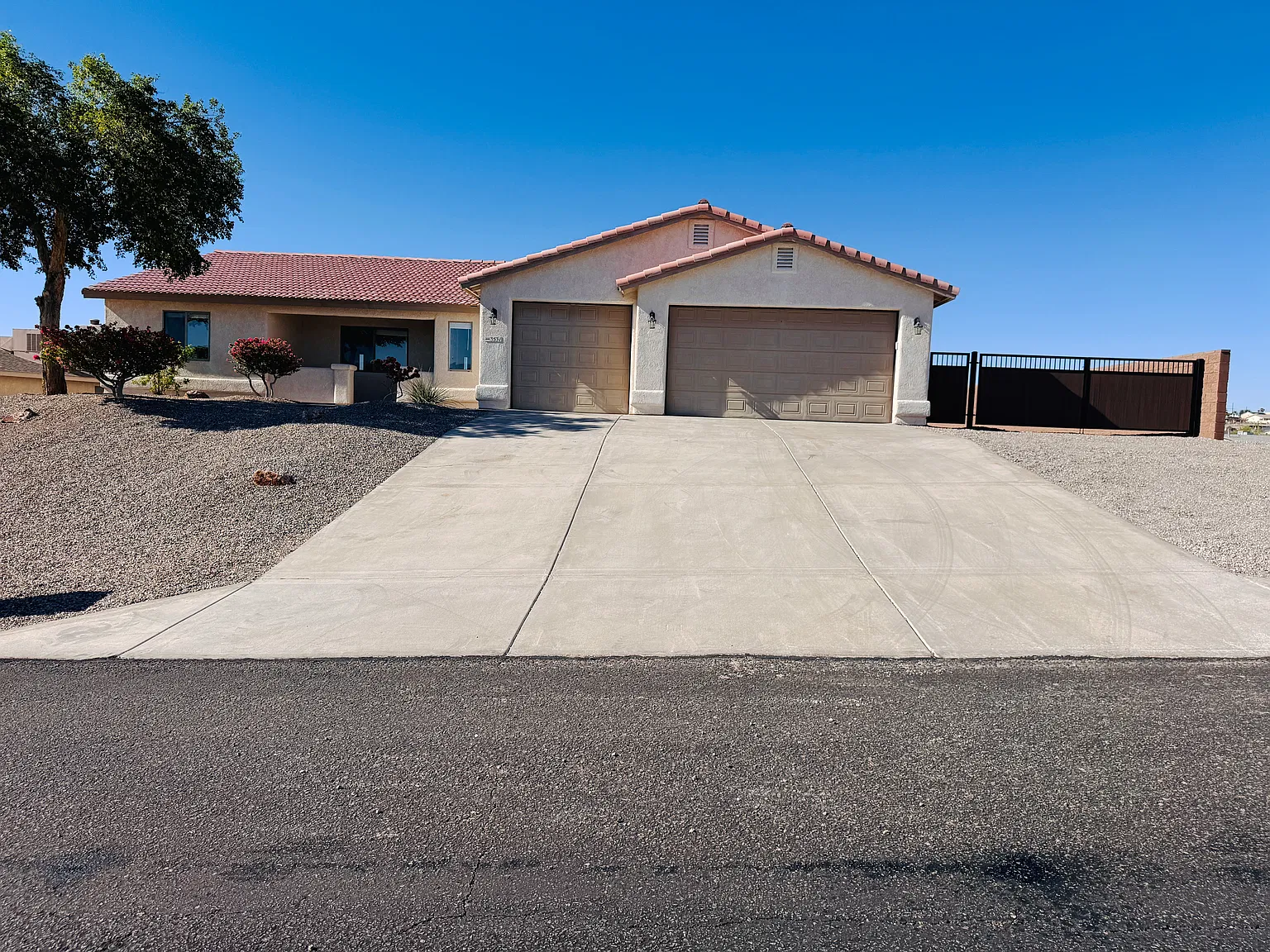 3 bed, 1544 sqft, $2,325 — Photo 2