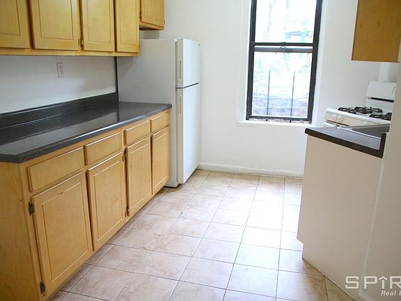 5th image of 465 W 152nd St APT 1