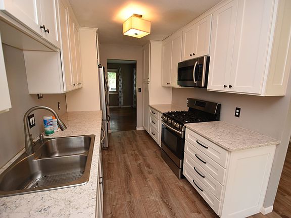 4th image of 52560 Brighton Park