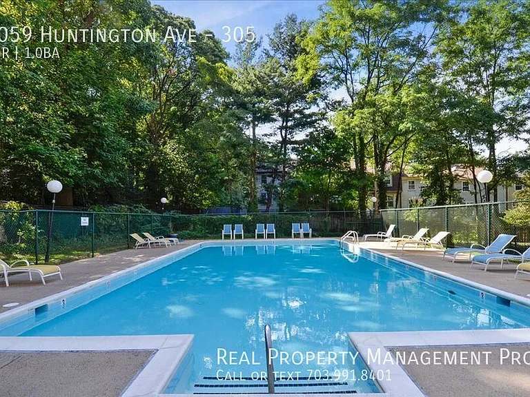 2059 Huntington Ave #305 — Photo 7