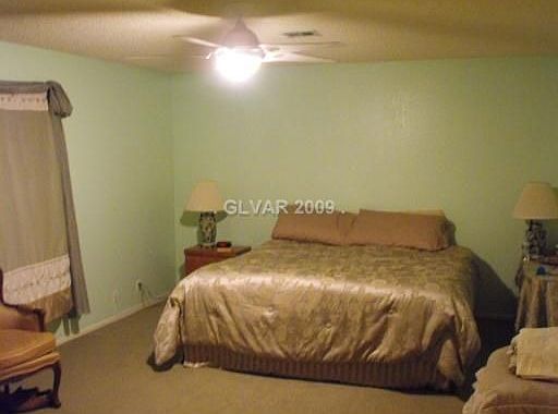 2nd image of 4590 E Chicago Ave
