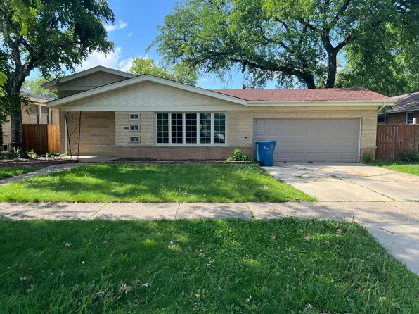 5504 Oak Center Dr, Oak Lawn, IL 60453