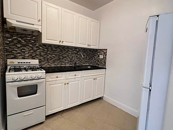 4th image of 13905 85th Dr APT 5D
