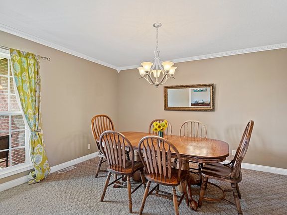 5th image of 114 Pebble Dr