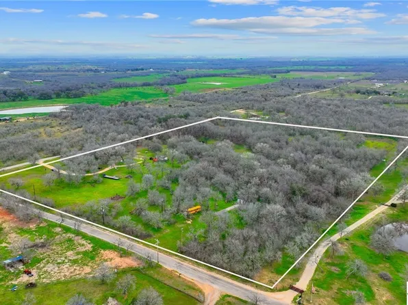 885/995 Roosevelt Rd, Luling, TX 78648