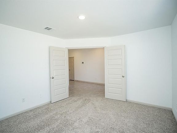 5th image of 3318 Parker Trace Dr