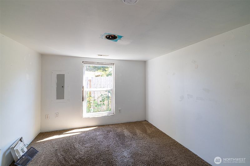 5th image of 1320 Delaware Avenue
