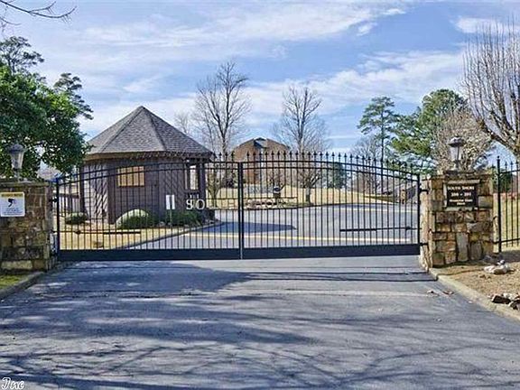 2nd image of 200 Hamilton Oaks Dr
