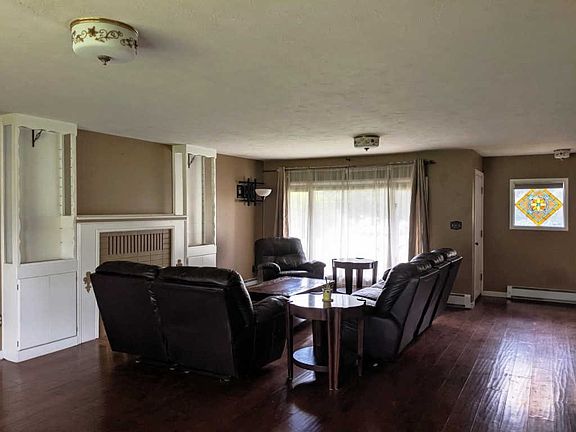 3rd image of 1517 S Woodland Dr