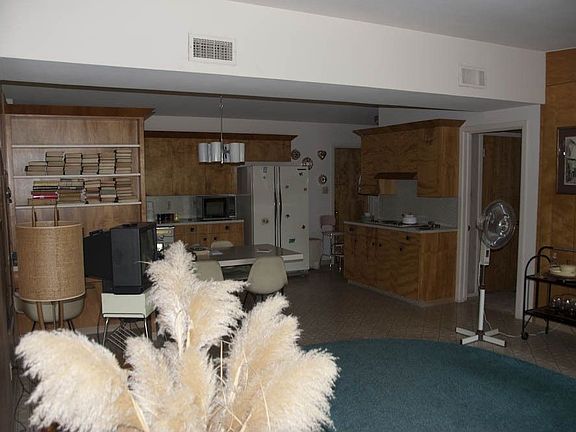 3rd image of 514 Dolphin Pl