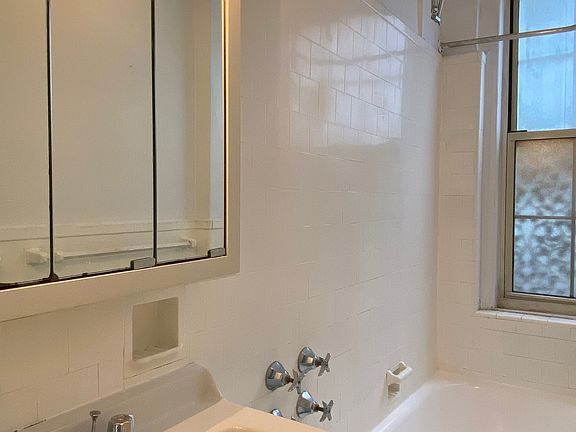 5th image of 698 W End Ave #Ad