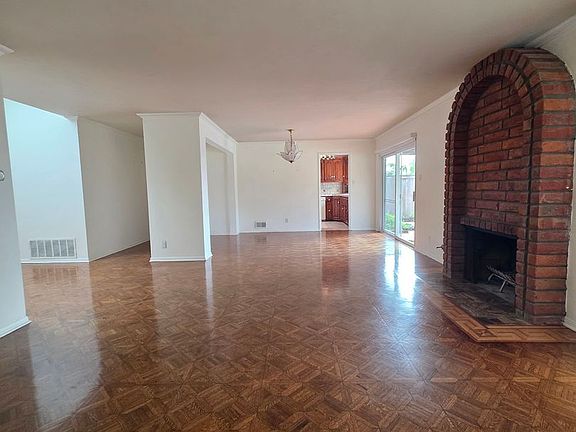 3rd image of 2019 Estero St