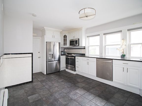 2nd image of 42 Cabot St #2