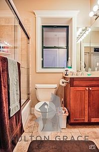 3rd image of 625 W Arlington Pl APT 1S