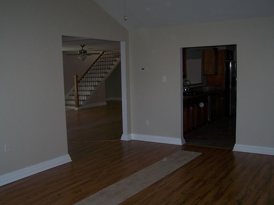 2nd image of 3021 Saint Marie St