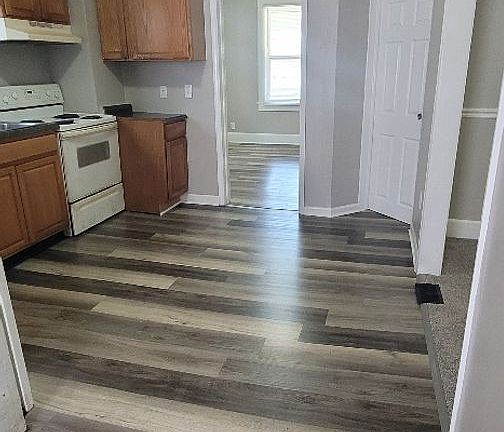 4th image of 2820 Jules St