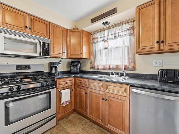2nd image of 214 Beisner Ave